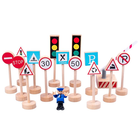 Koka ceļazīmju komplekts bērniem ar dažādām satiksmes zīmēm uz koka statīviem