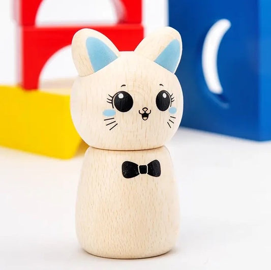 Koka kaķa formas detaļa no attīstošās 3D puzles spēles